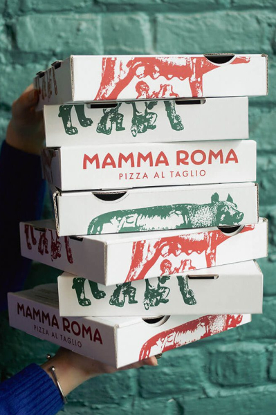 Mamma Roma Ambiance Avec Boites